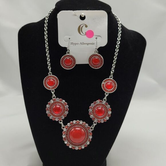 🔹️NWT Charming Charlie Red & Silver Necklace & Earring Set - Picture 1 of 7